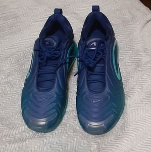 Nike Airmax 720 in Rare Nightshade